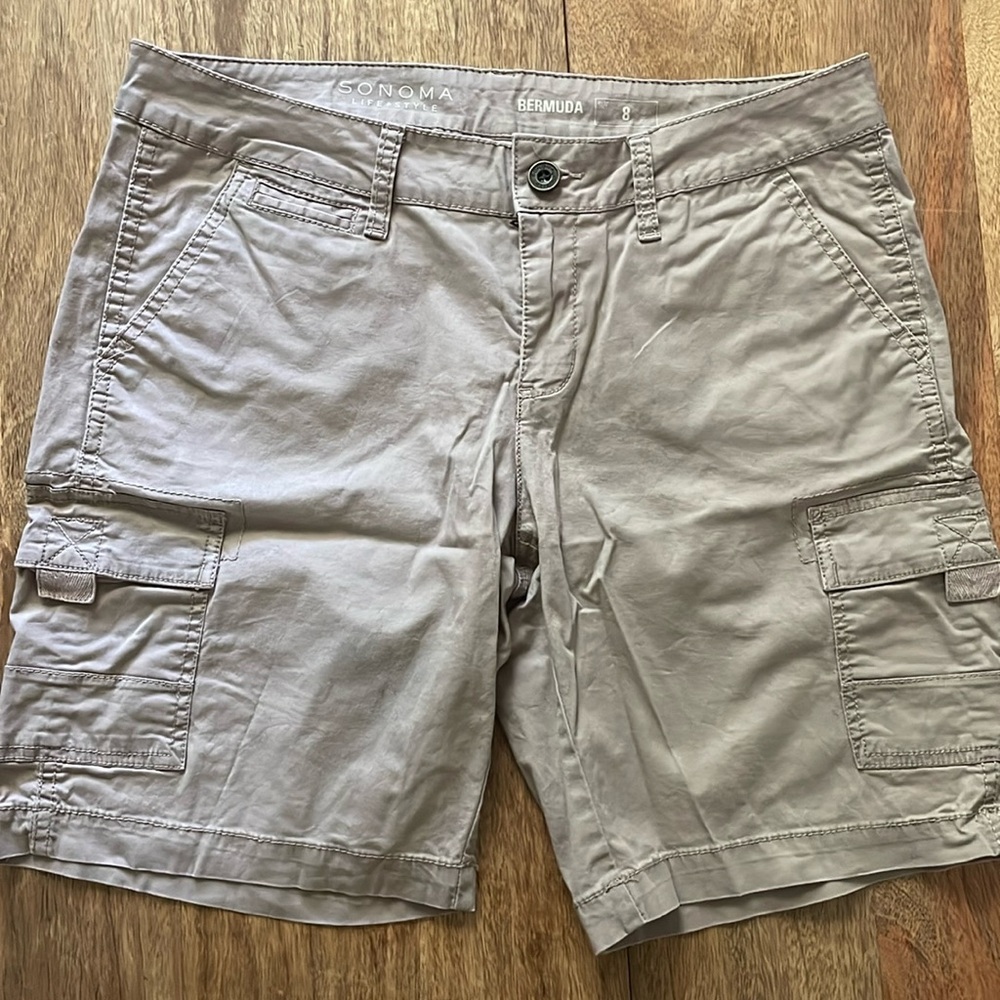Sonoma size 8 Bermuda cargo shorts